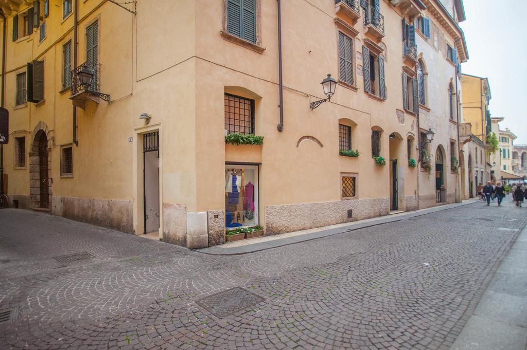 La residenza del cantante Verona Exterior foto